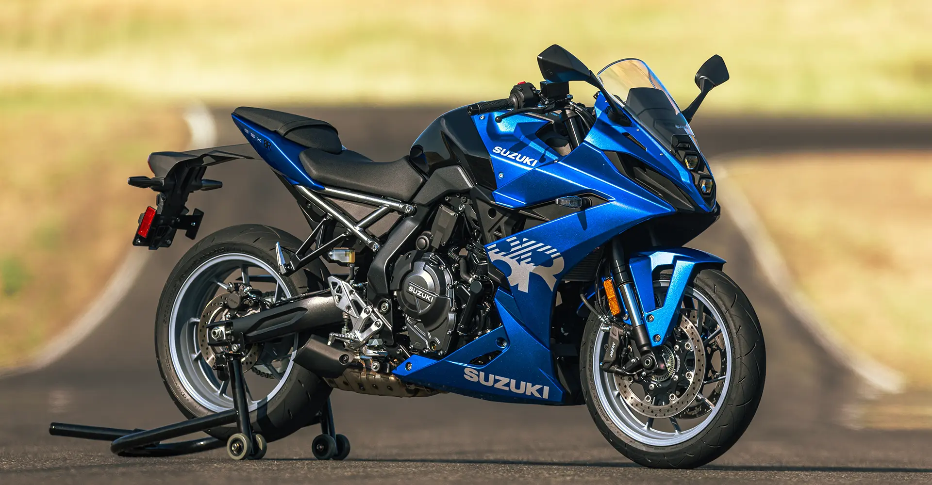 Ikonikus utcai sportmotorként érkezik a Suzuki GSX-8R