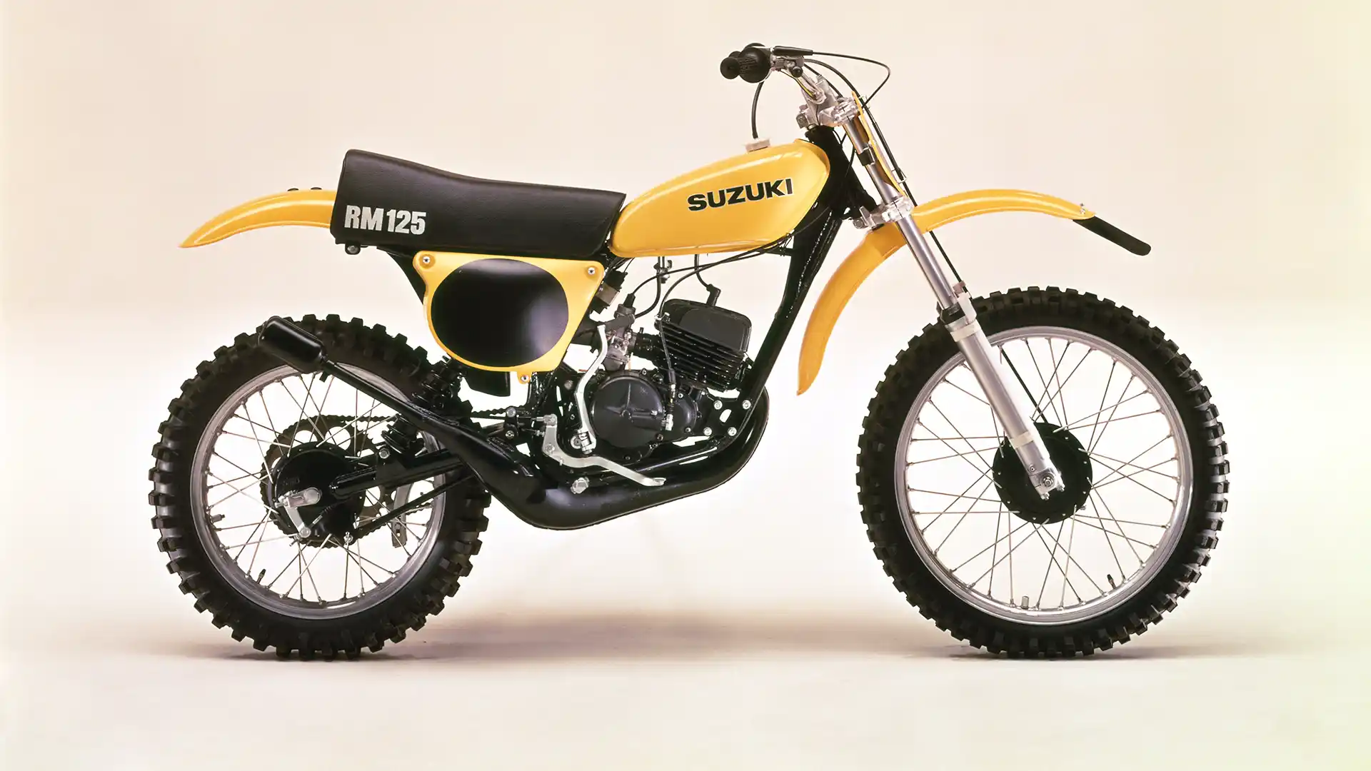 Suzuki RM: 50 éves lesz a történelem legsikeresebb krosszmotorja